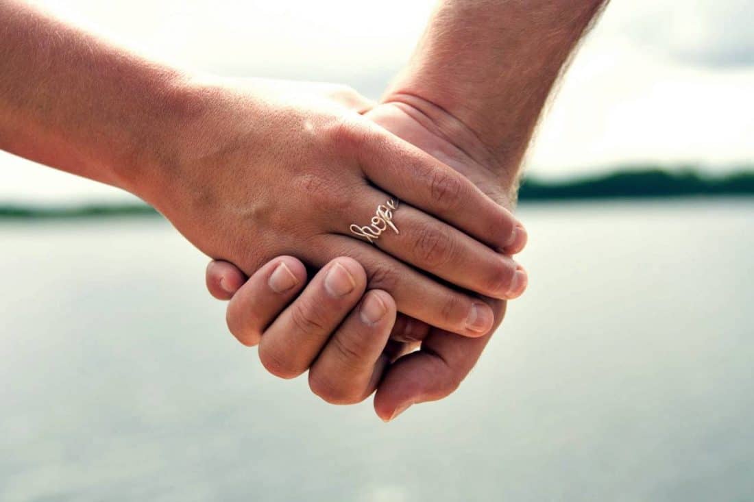 Expat Partner Challenges: 4 Big Hurdles & How to Cope